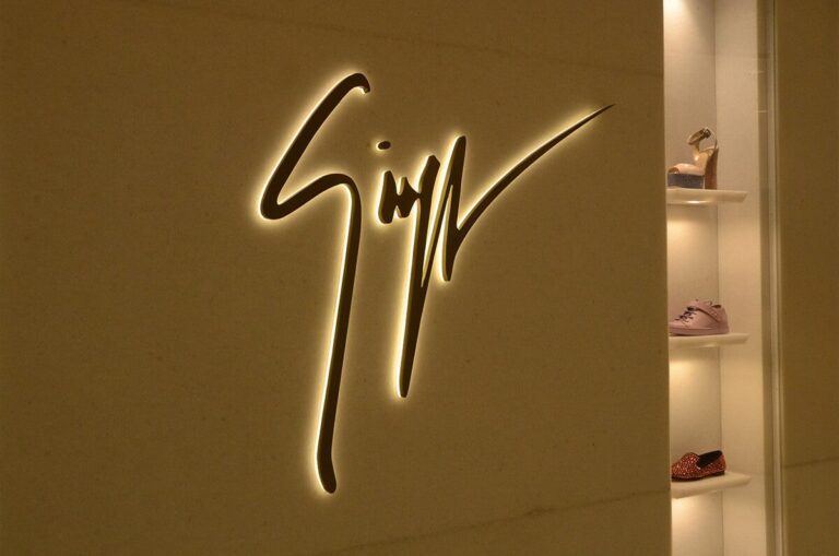 Read more about the article How to Make a Wooden Sign?